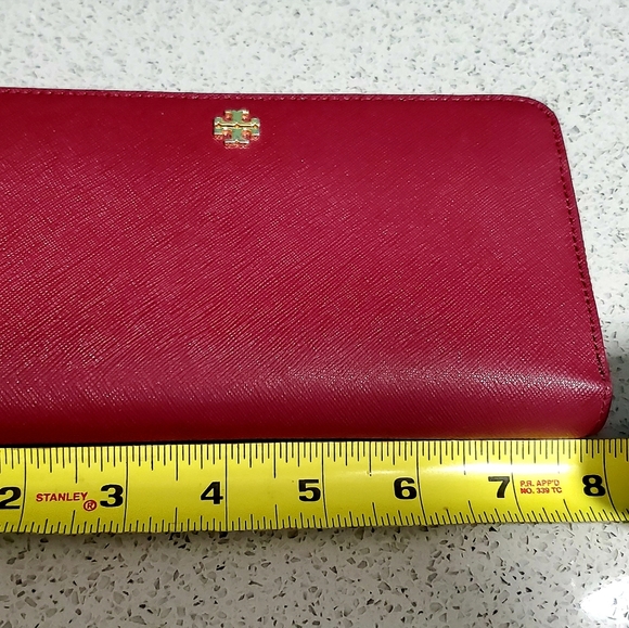 Tory Burch Emerson Zip Wallet - Picture 5 of 8
